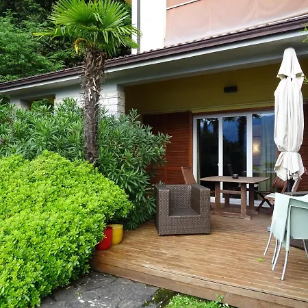 Flat In Garden Resort, Malcesine, Italy
