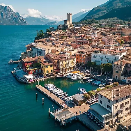 Appartamento Flat In Garden Resort, Malcesine, Italy Malcesine