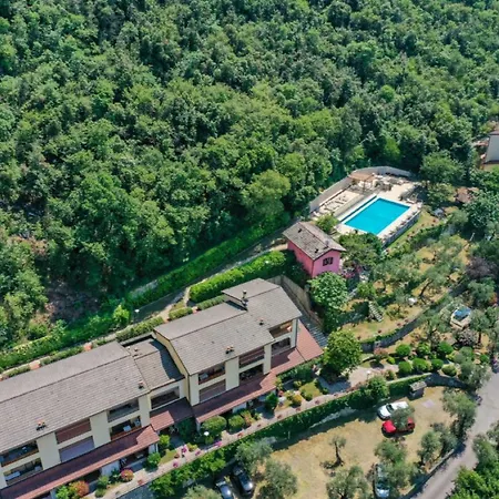 Flat In Garden Resort, Malcesine, Italy