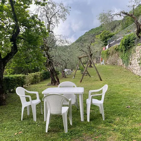 Flat In Garden Resort, Malcesine, Italy *