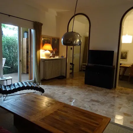 Flat In Garden Resort, Malcesine, Italy Appartement Malcesine