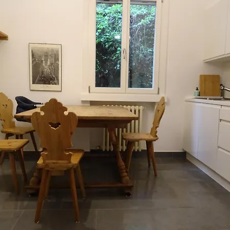 Appartement Flat In Garden Resort, Malcesine, Italy
