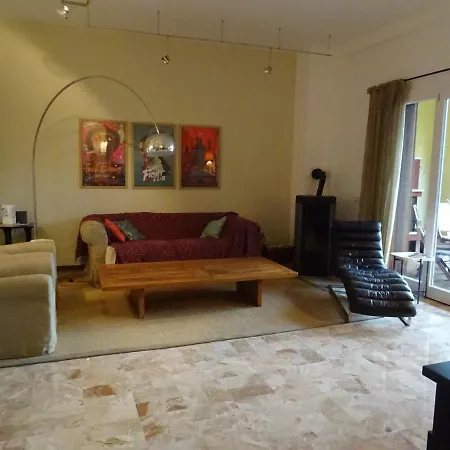 Flat In Garden Resort, Malcesine, Italy Appartement *