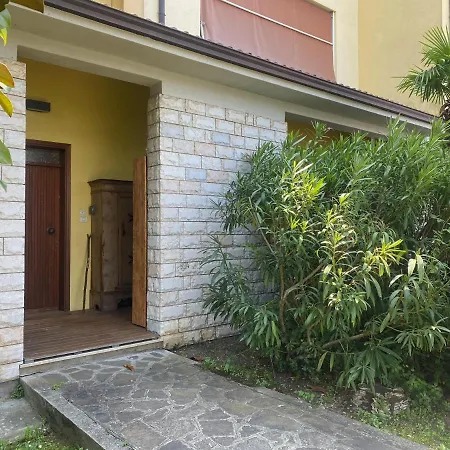 Apartamento Flat In Garden Resort, Malcesine, Italy *
